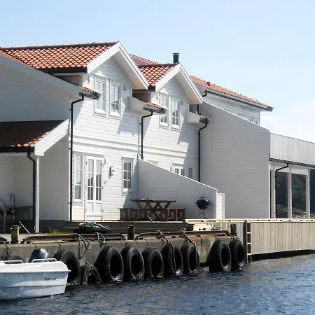 Three-bedroom Holiday In 2 Ferienhaus