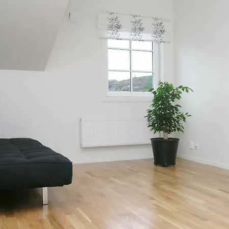 Three-bedroom Holiday In 2 Ferienhaus Sveio