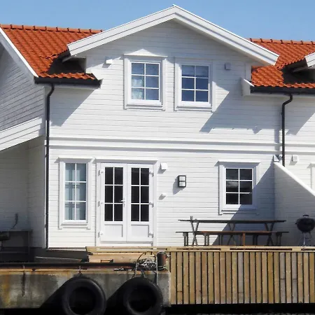 Three-bedroom Holiday In 2 * Sveio