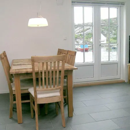 Three-bedroom Holiday In 2 * Sveio